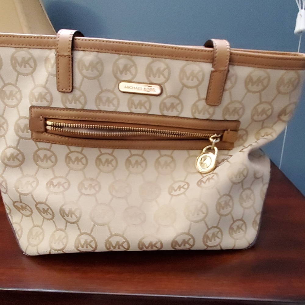 Michael Kors purse